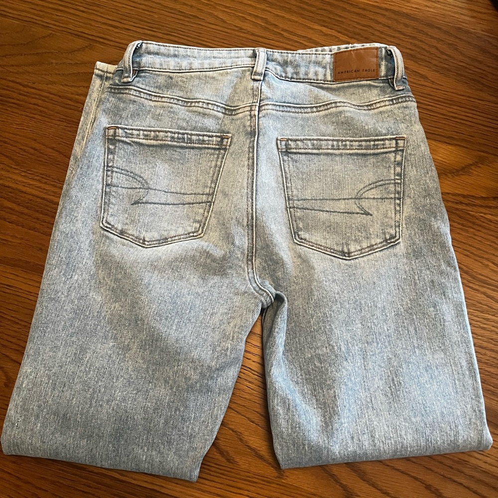 American Eagle Outfitters Light Wash Straight Jeans - Picture 3 of 4